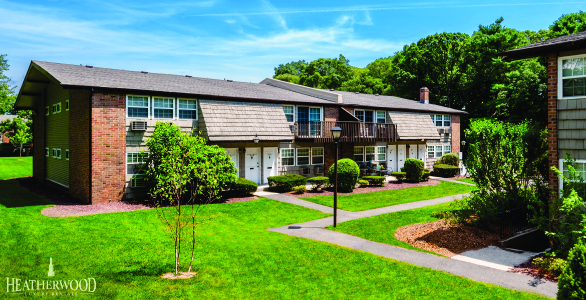 Ronkonkoma Apartments Heatherwood House at Lake Ronkonkoma Photo